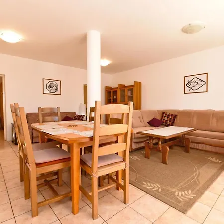Fuer 6 Personen Ca 70 Qm In Pula, Istrien Istrische Riviera Apartment *
