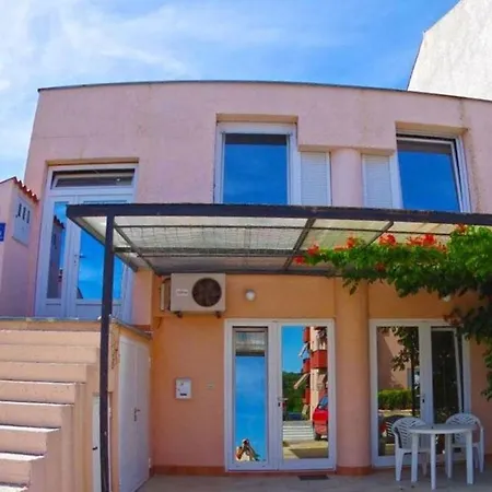 Apartment Fuer 6 Personen Ca 70 Qm In Pula, Istrien Istrische Riviera *